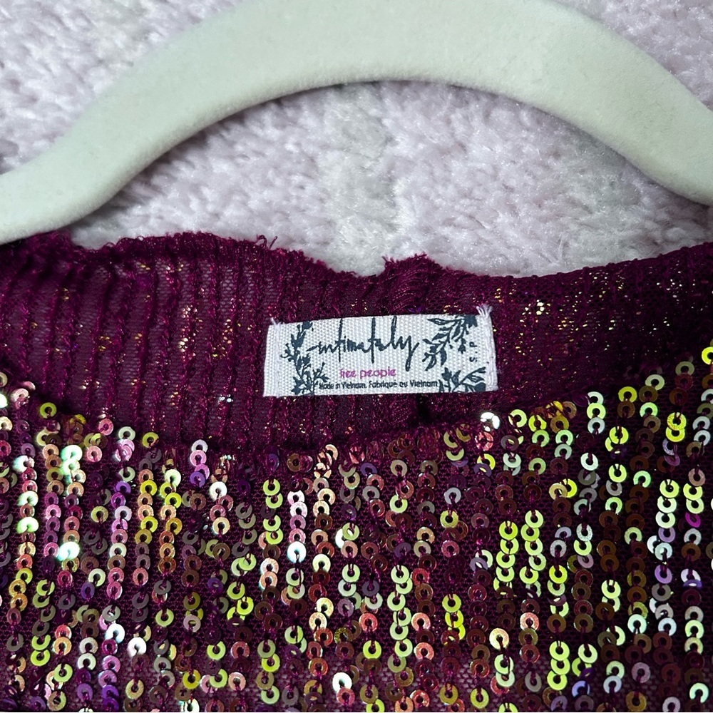 Free People Sparkling Sequin Long Sleeve Top Maroon Size Small Holiday NYE - Picture 3 of 10